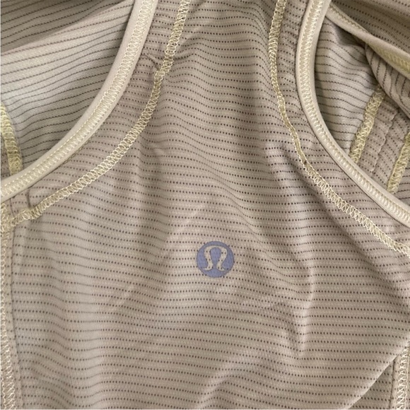 ❤️$15 BUNDLE SALE Lululemon tank - Picture 5 of 6